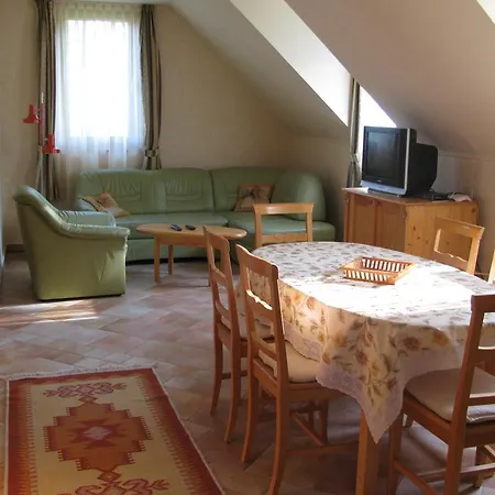 Csiki-lak Wellness Apartman * Zalacsány